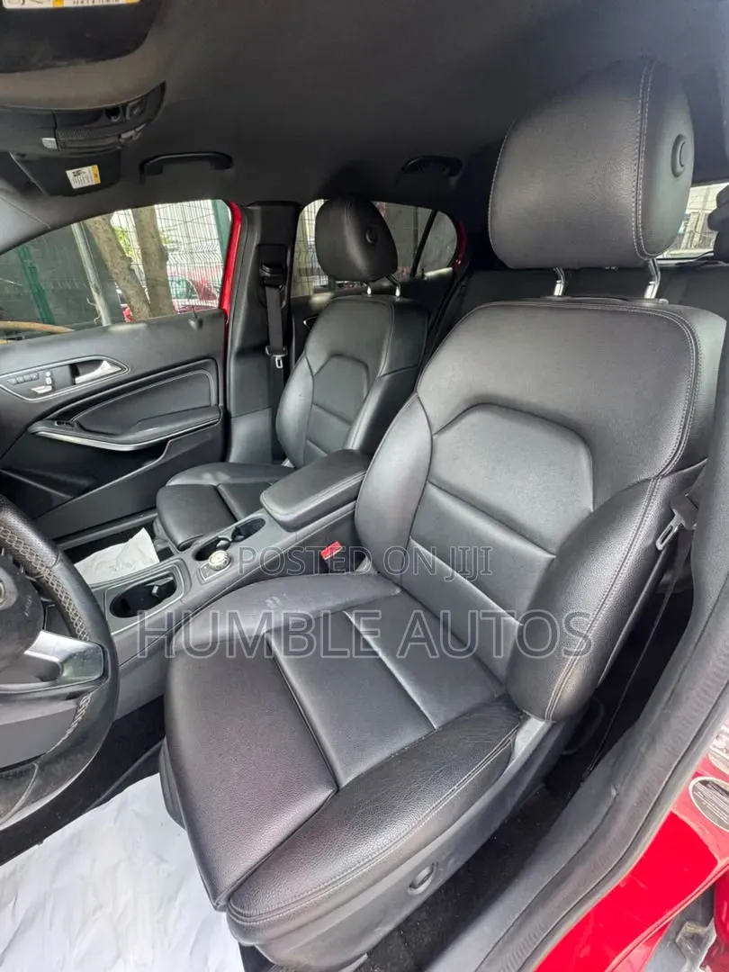 Mercedes-Benz GLA 250 2018 Red