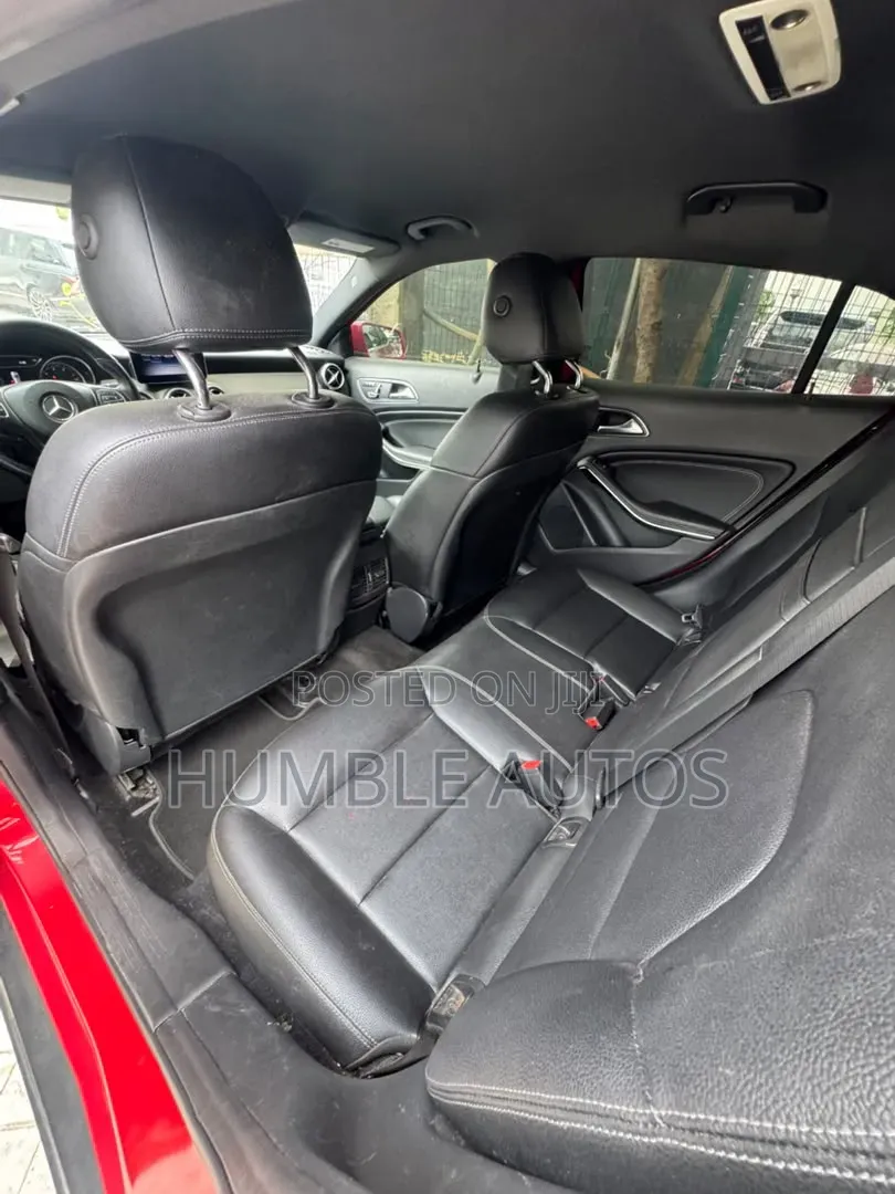 Mercedes-Benz GLA 250 2018 Red
