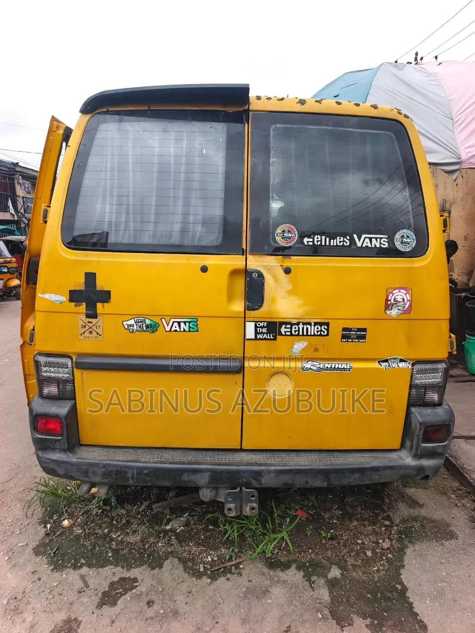 Volkswagen Transporter 2004 Yellow