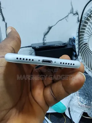 Apple iPhone 7 32 GB Silver