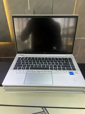 Laptop Dell Latitude 5320 2-in-1 1GB Intel Core i5 SSD 256GB