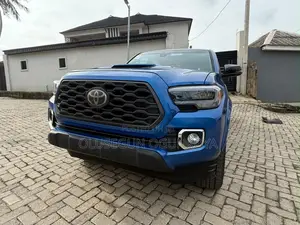 Toyota Tacoma TRD Off Road 2018 Blue