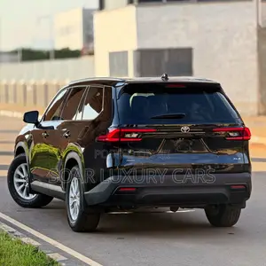 New Toyota Highlander XLE AWD 2024 Black