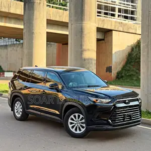 New Toyota Highlander XLE AWD 2024 Black