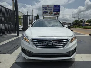 Hyundai Sonata SE 2016 White