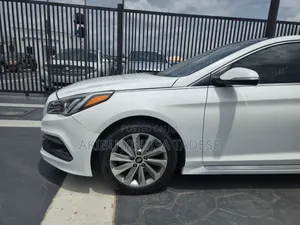 Hyundai Sonata SE 2016 White