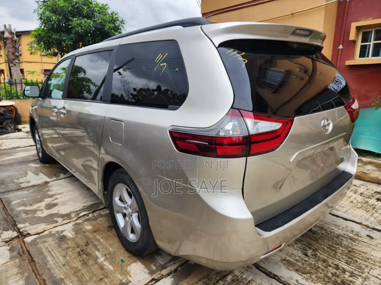 Toyota Sienna 2015 Silver