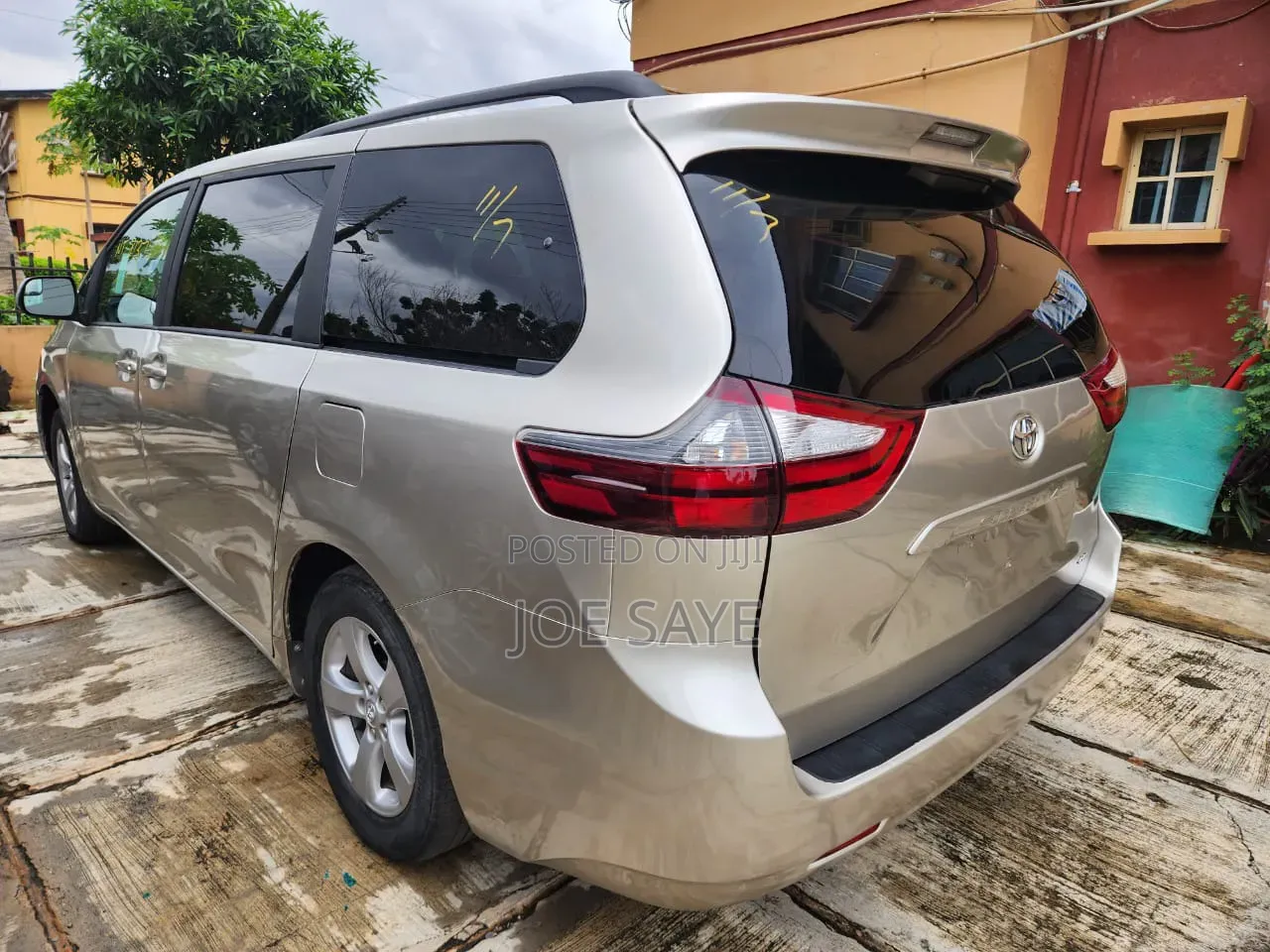 Toyota Sienna 2015 Silver