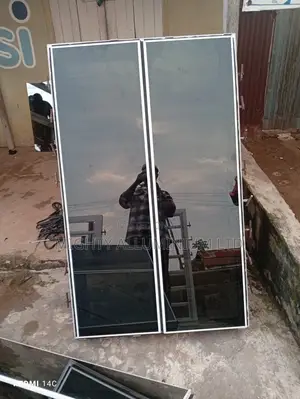 Frameless Window