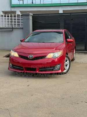 Toyota Camry SE 4dr Sedan (2.5L 4cyl 6A) 2013 Red
