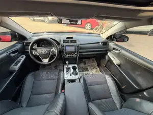 Toyota Camry SE 4dr Sedan (2.5L 4cyl 6A) 2013 Red