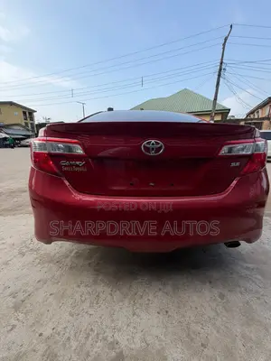 Toyota Camry SE 4dr Sedan (2.5L 4cyl 6A) 2013 Red