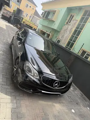 Mercedes-Benz E350 Base 4Matic Sedan AWD (3.5L 6cyl 7A) 2013 Black