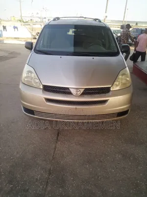 Toyota Sienna 2005 Gold