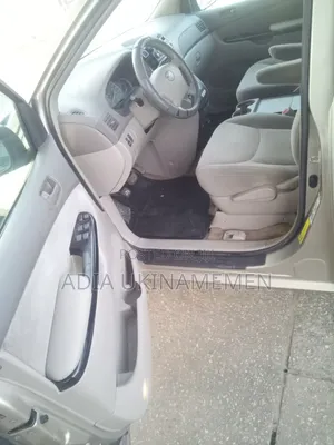 Toyota Sienna 2005 Gold