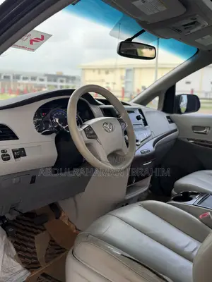 Toyota Sienna 2013 Gray