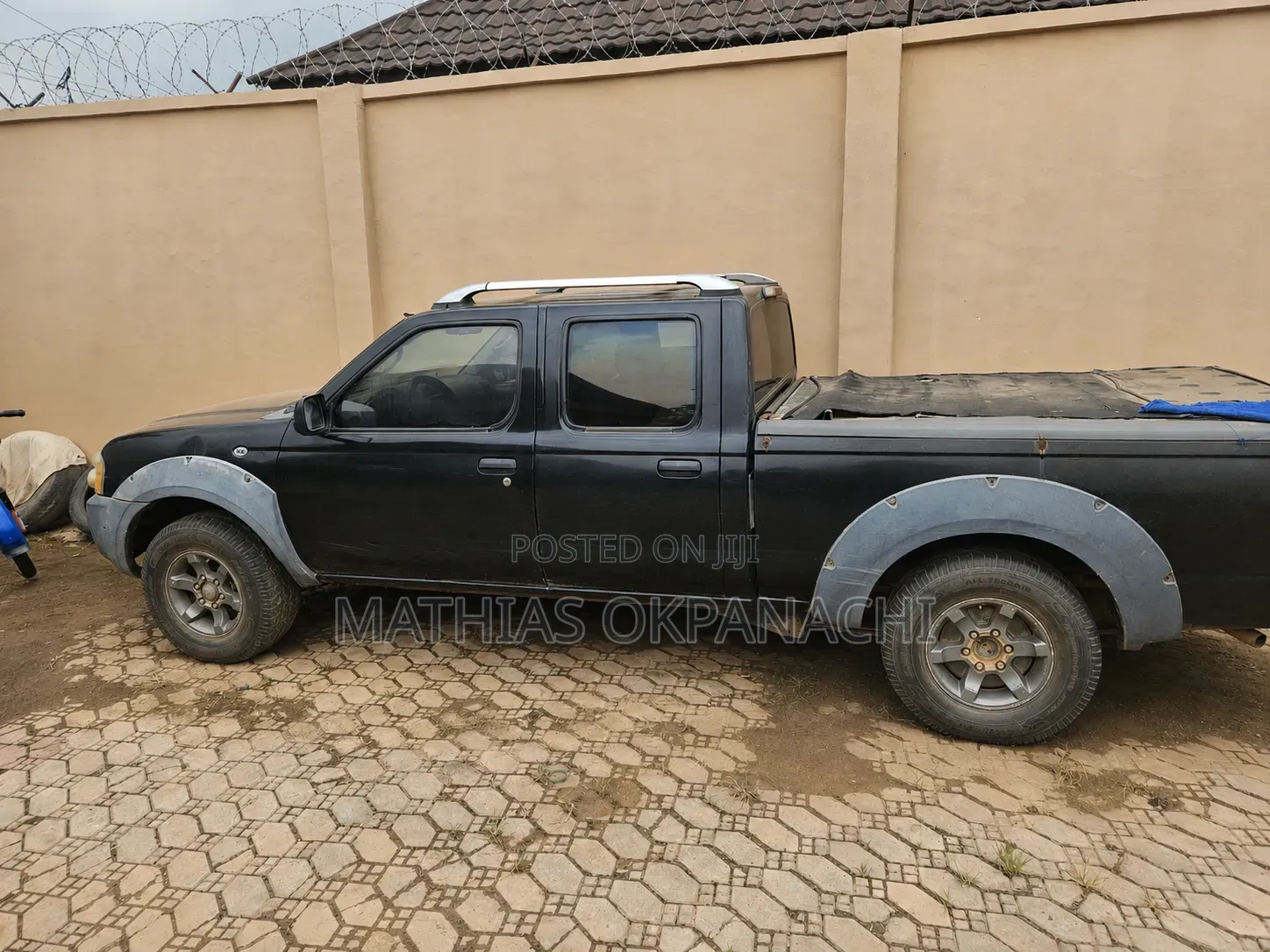 Nissan Frontier 2002 Black