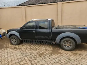 Nissan Frontier 2002 Black