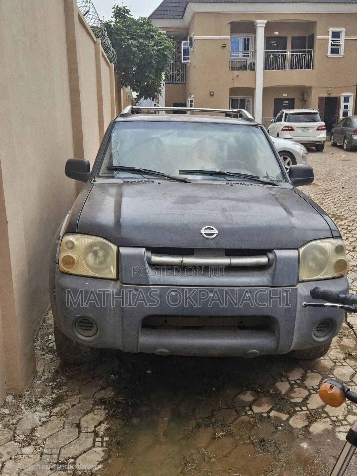 Nissan Frontier 2002 Black