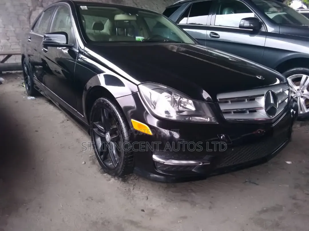 Mercedes-Benz C300 2012 Black
