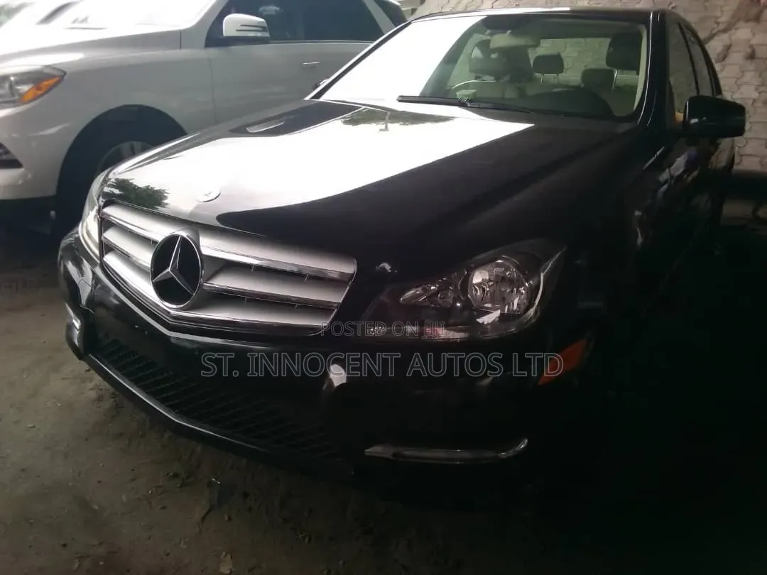 Mercedes-Benz C300 2012 Black