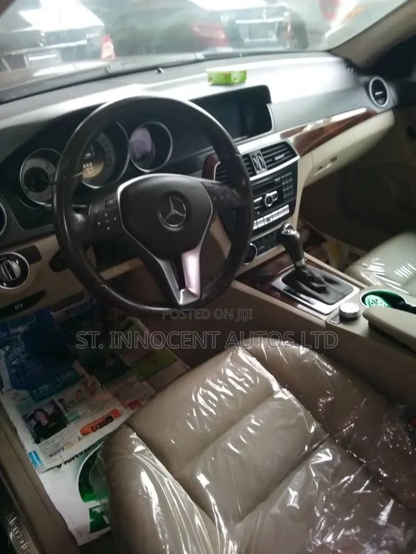 Mercedes-Benz C300 2012 Black