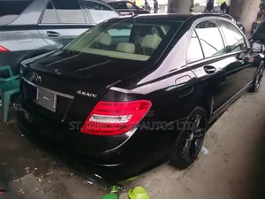 Mercedes-Benz C300 2012 Black