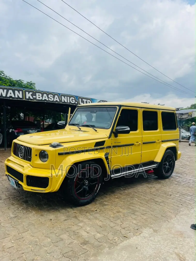 Mercedes-Benz G-Class 2010 Yellow