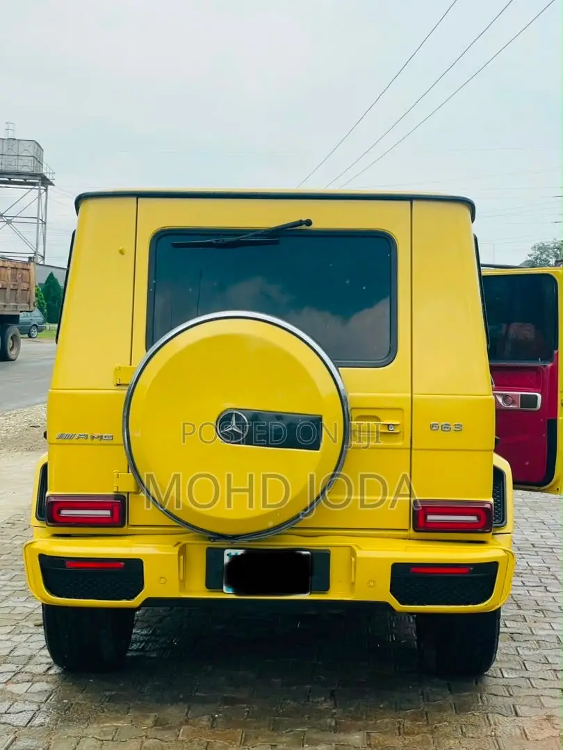 Mercedes-Benz G-Class 2010 Yellow