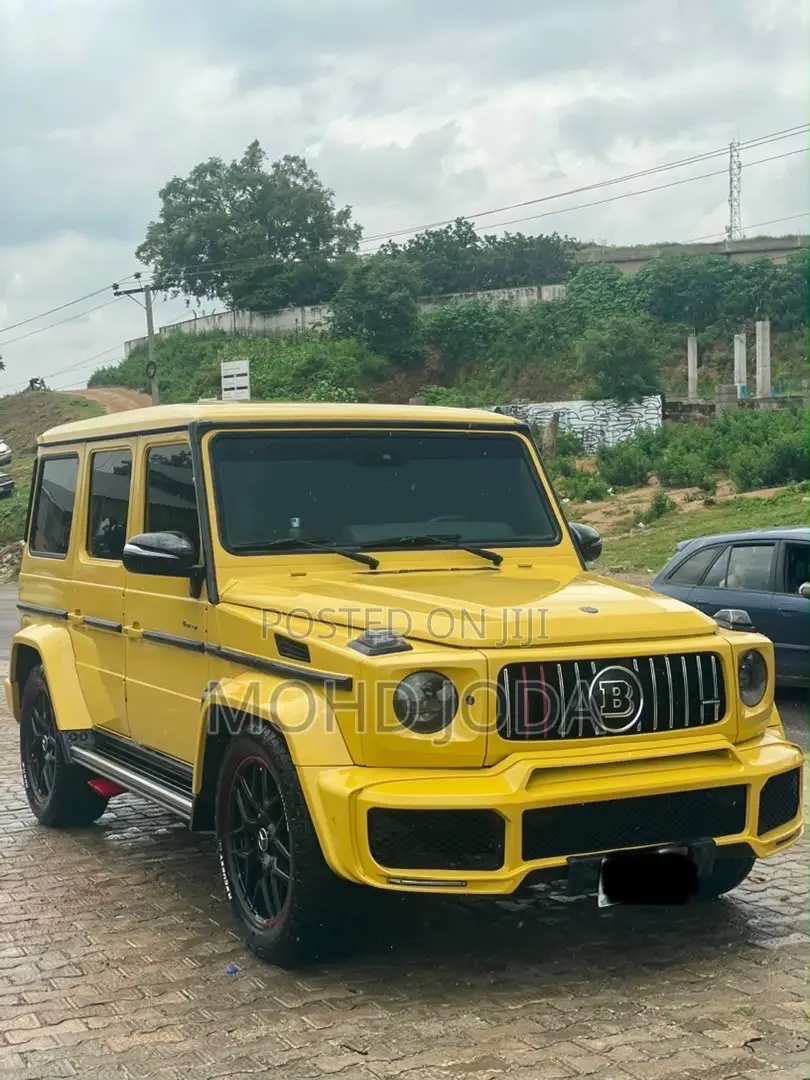 Mercedes-Benz G-Class 2010 Yellow