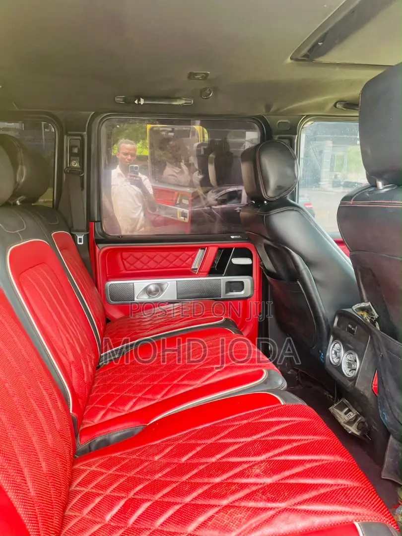Mercedes-Benz G-Class 2010 Yellow