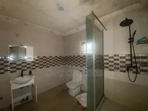 3bdrm Apartment in Chevron for rent