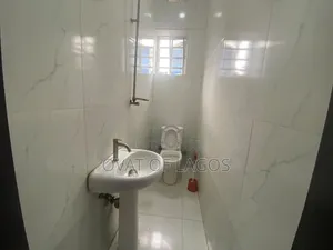 1bdrm Apartment in Chevron for rent