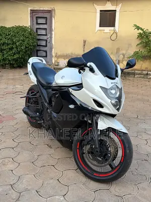 Suzuki GSX-F 2015