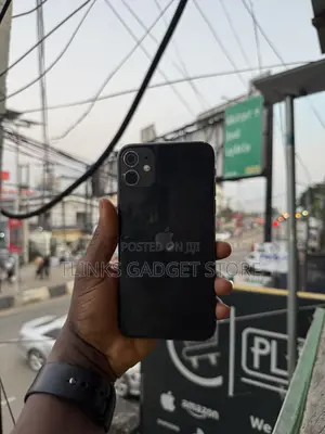 Apple iPhone 11 64 GB Black