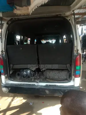 Toyota HiAce 2010 White