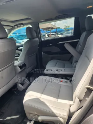 Toyota Highlander XLE 4x2 V6 (3.5L 6cyl 8A) 2018 Black