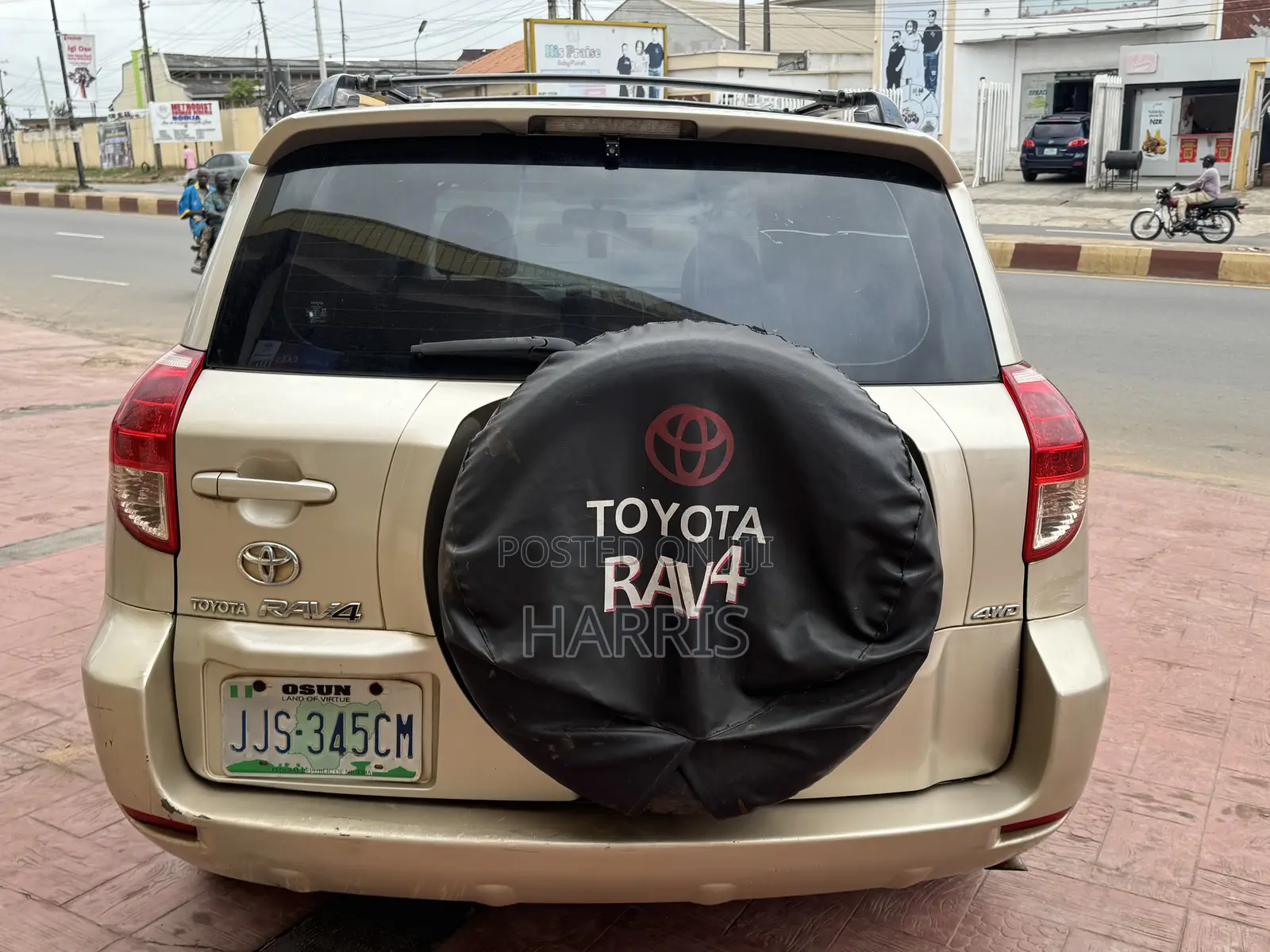 Toyota RAV4 2011 Gold