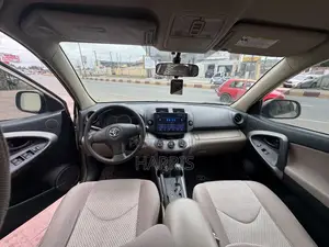 Toyota RAV4 2011 Gold