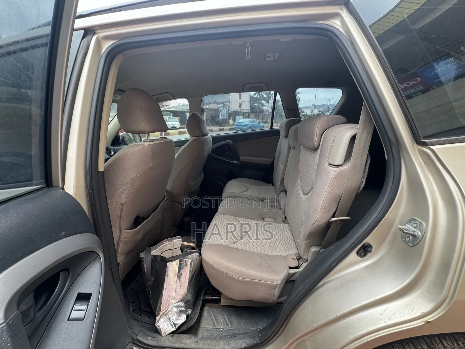 Toyota RAV4 2011 Gold