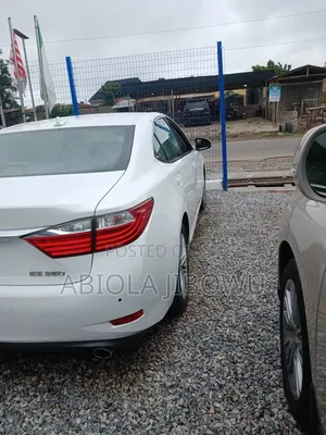 Lexus ES 350 FWD 2013 White