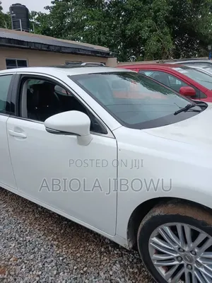 Lexus ES 350 FWD 2013 White