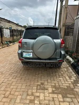 Toyota RAV4 2008 Green