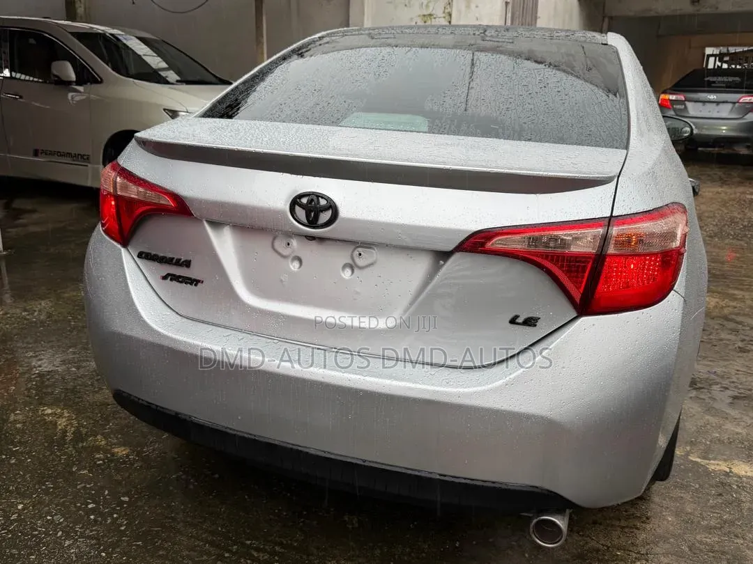 Toyota Corolla 2016 Silver