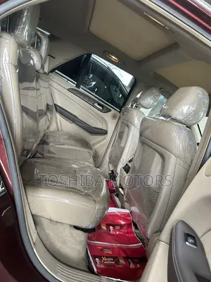 Mercedes-Benz M Class ML350 4MATIC 4dr SUV AWD (3.5L 6cyl 7A) 2014 Red