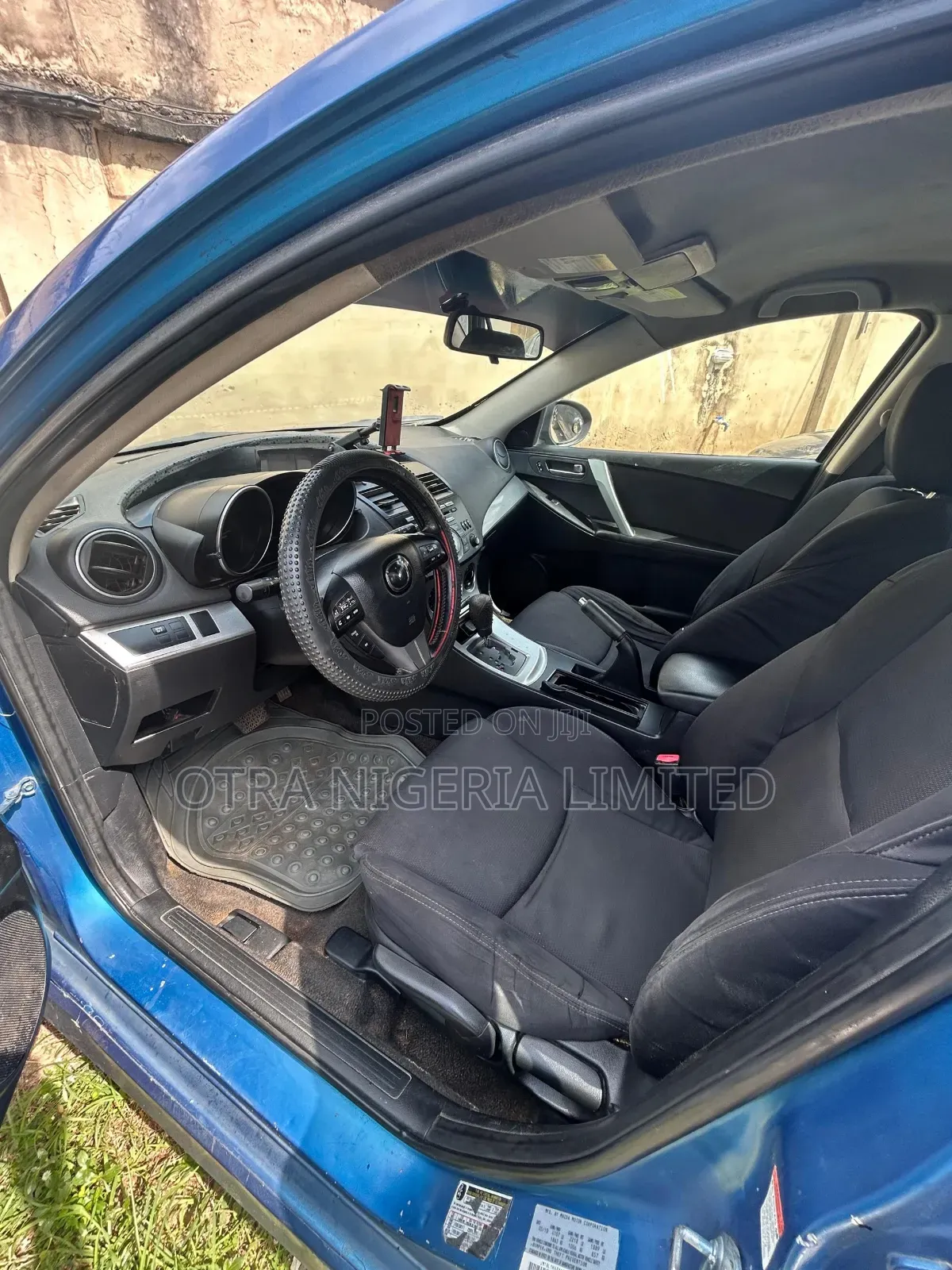 Mazda E2000 2010 Blue