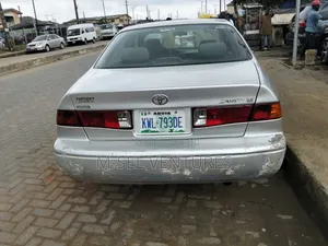 Toyota Camry 2001 Silver