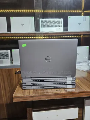 Laptop Dell Latitude 5320 2-in-1 16GB Intel Core i7 SSD 512GB