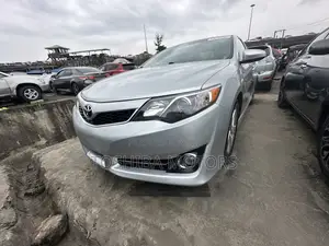Toyota Camry SE 4dr Sedan (2.5L 4cyl 6A) 2014 Silver