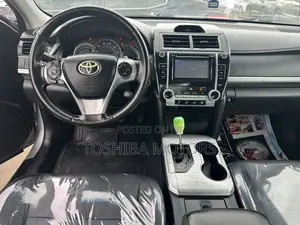 Toyota Camry SE 4dr Sedan (2.5L 4cyl 6A) 2014 Silver